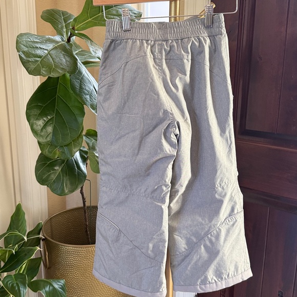 2 Pair - 1 blue, 1 gray
White Sierra | Snow Pants
Gerry I Snow Pants - Picture 10 of 12